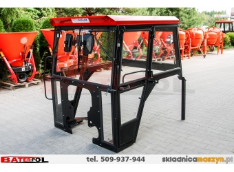 Kabina C-330 NAGLAK bez błotników, drzwi na koło,kolor WIŚNIOWY RAL 3020 
